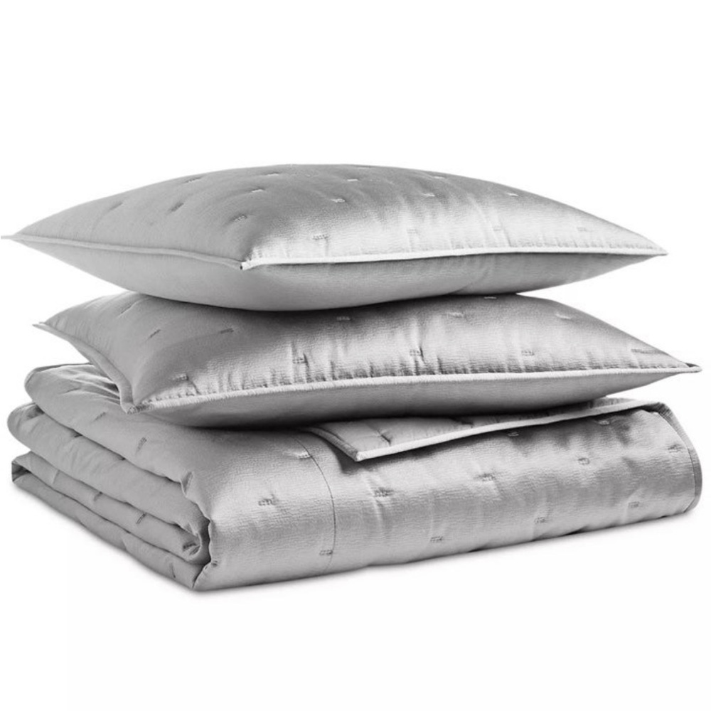 Hotel Collection Glint 3PC coverlet set, Full/Queen from
Macy's (brand new)